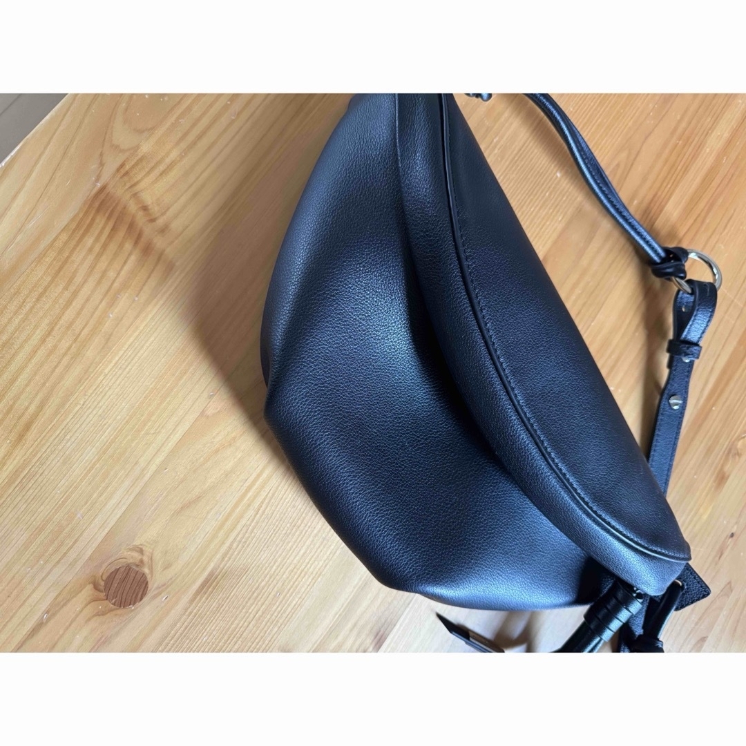 tov - 美品 TOV トーヴ ショルダーバッグ ボディバッグの通販 by tov - 美品 TOV トーヴ ショルダーバッグ ボディバッグの通販 by