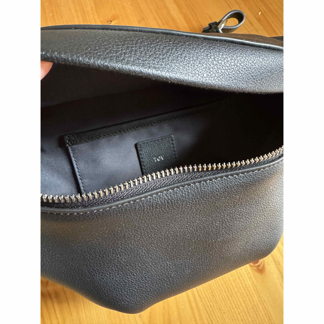 tov - 美品 TOV トーヴ ショルダーバッグ ボディバッグの通販 by tov - 美品 TOV トーヴ ショルダーバッグ ボディバッグの通販 by