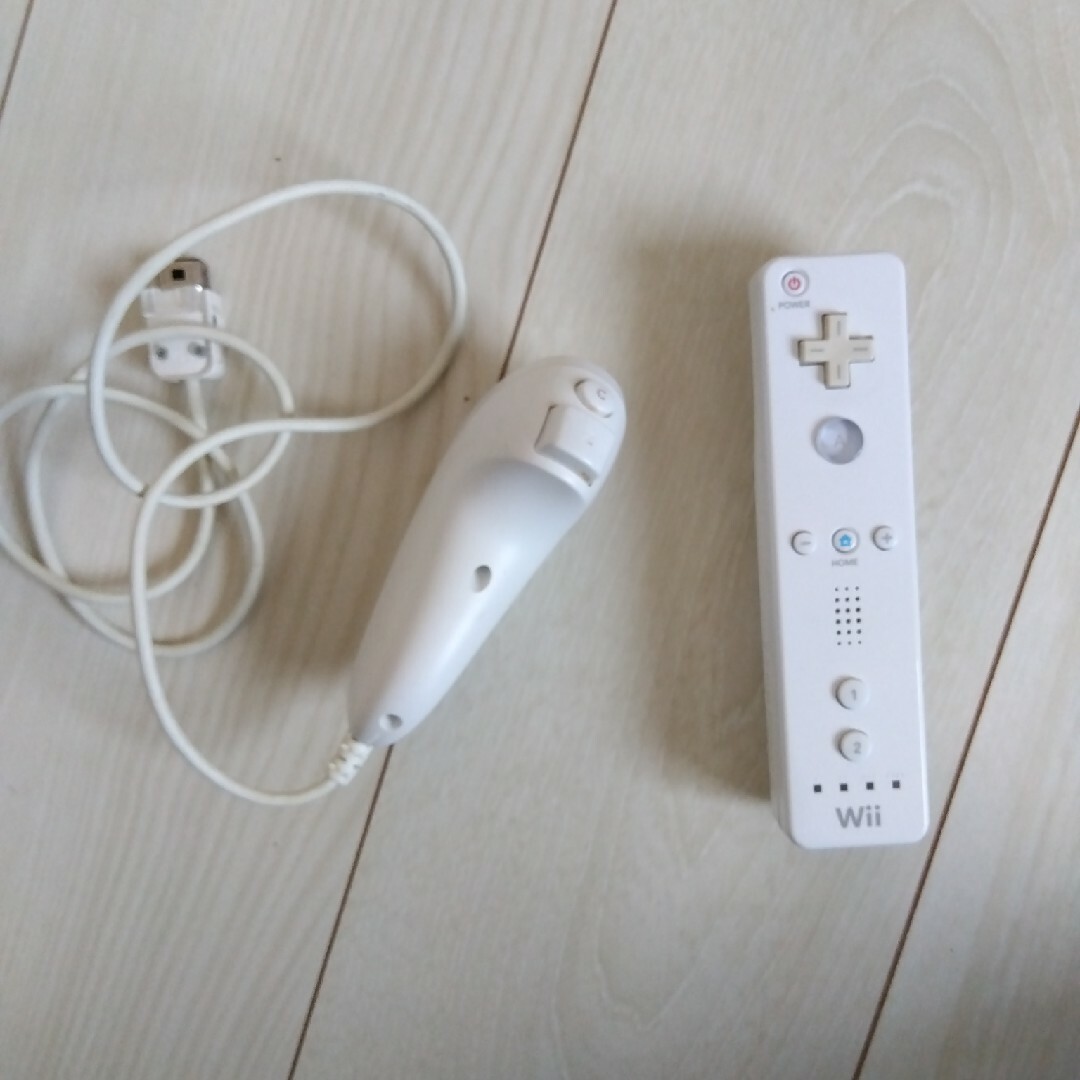 wiiリモコン エンタメ/ホビーのゲームソフト/ゲーム機本体(家庭用ゲーム機本体)の商品写真