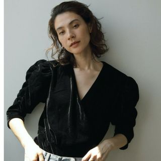 4304【美品】プルミエアロンディスモンウールブラウス黒 バンド 4304【美品】プルミエアロンディスモンウールブラウス黒 バンド