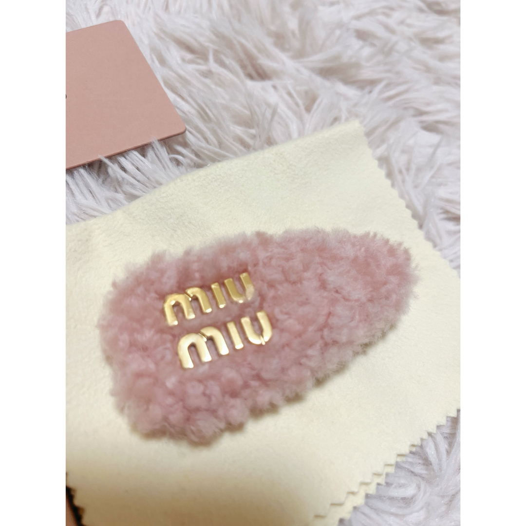 miumiu シアリング ボア ヘアクリップ ヘアピン ヘアアクセサリー miumiu シアリング ボア ヘアクリップ ヘアピン ヘアアクセサリー