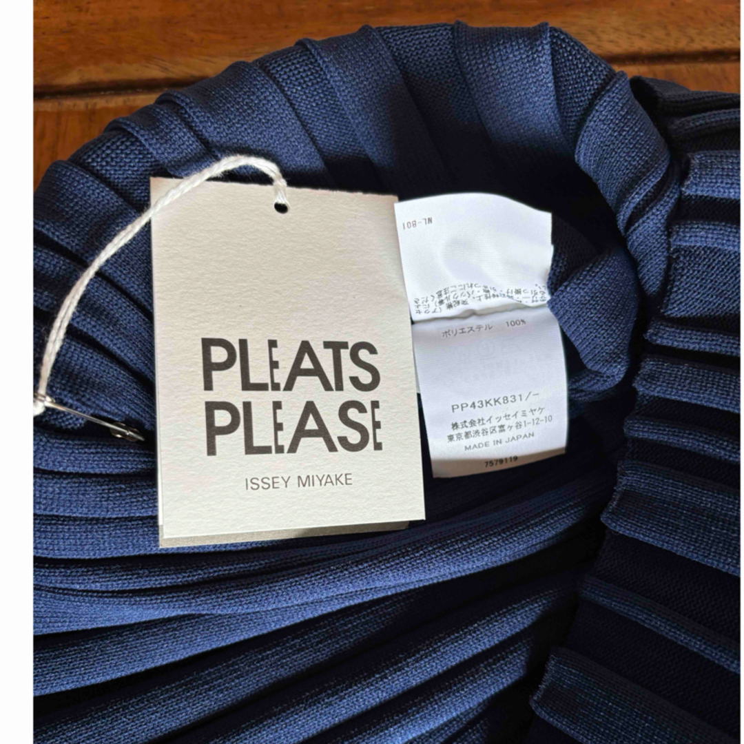PLEATS PLEASE ISSEY MIYAKE - PLEATS PLEASE PLANET KNIT NAVY PLEATS PLEASE ISSEY MIYAKE - PLEATS PLEASE PLANET KNIT NAVY