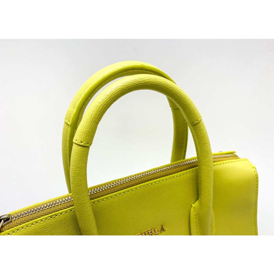 FURLA フルラ 黄色 イエロー系 ピン ミニ サッチェル FURLA フルラ 黄色 イエロー系 ピン ミニ サッチェル