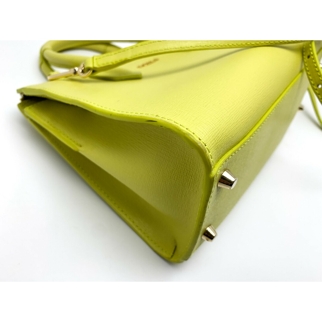 FURLA フルラ 黄色 イエロー系 ピン ミニ サッチェル FURLA フルラ 黄色 イエロー系 ピン ミニ サッチェル