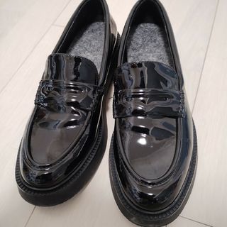 ZARA(ローファー/革靴)のフリマアイテム一覧 ZARA(ローファー/革靴)のフリマアイテム一覧