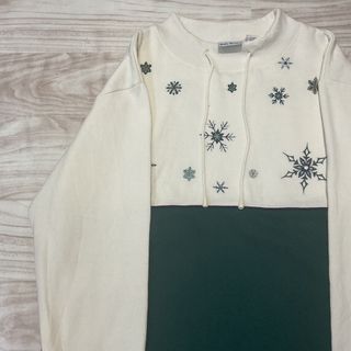 【Bobbie Brooks】ハイネックプルオーバー　雪の結晶　Mサイズ(トレーナー/スウェット)