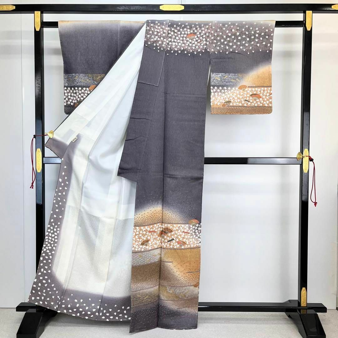 訪問着 美しい暈しに桜の花弁模様 金彩 藤煤竹色 縮緬 ますいわ 訪問着 美しい暈しに桜の花弁模様 金彩 藤煤竹色 縮緬 ますいわ