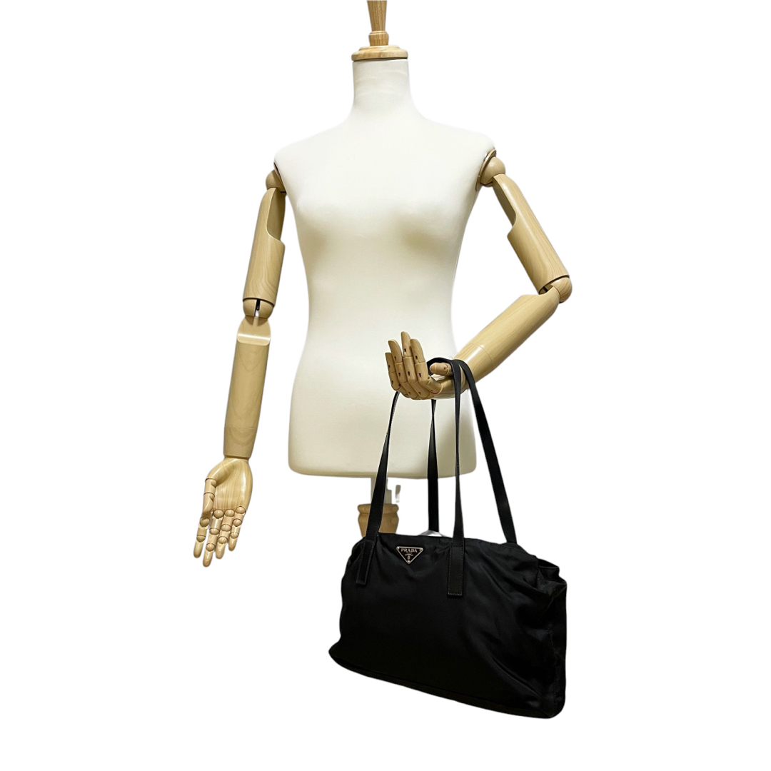 PRADA - ✨極美品 PRADA プラダ トートバッグ ブラック ナイロン PRADA - ✨極美品 PRADA プラダ トートバッグ ブラック ナイロン