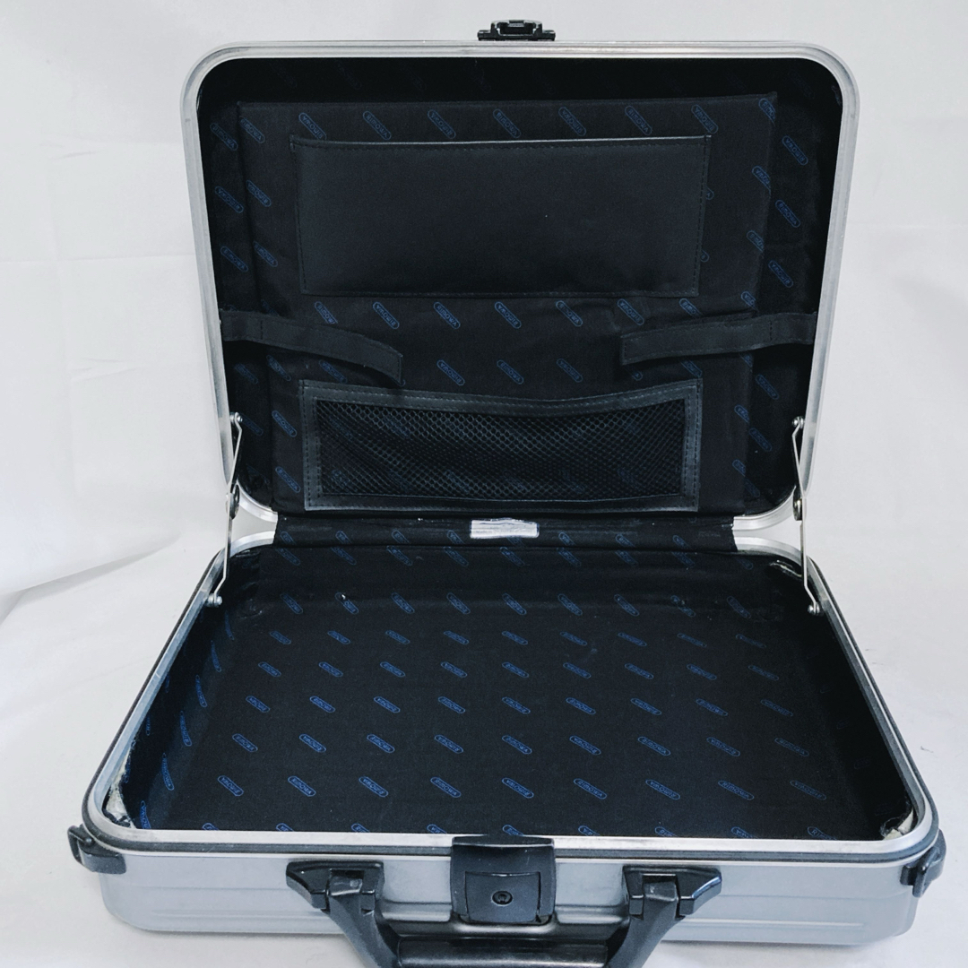 RIMOWA - RIMOWA リモワ アタッシュケース シルバー RIMOWA - RIMOWA リモワ アタッシュケース シルバー