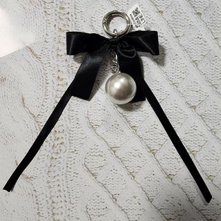 新品 パールリボン キーリング