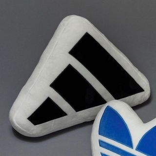 adidas(クッション)のフリマアイテム一覧 adidas(クッション)のフリマアイテム一覧