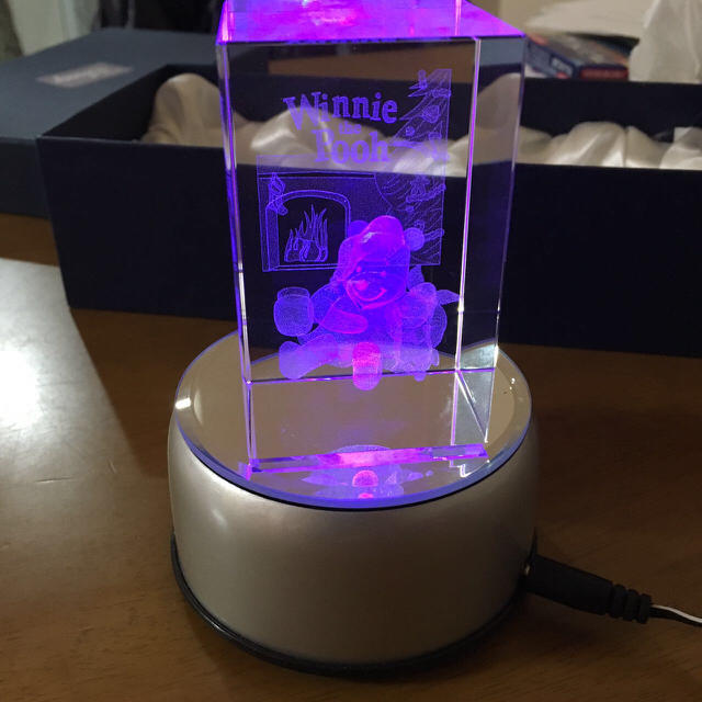 ディズニー　プーさん　3Dレーザークリスタル　LEDライト