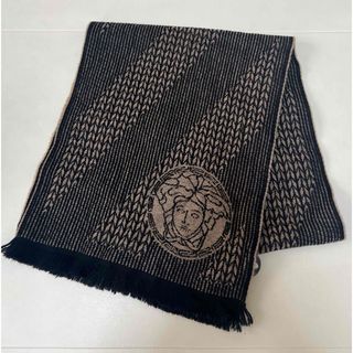 VERSACE(マフラー)のフリマアイテム一覧 VERSACE(マフラー)のフリマアイテム一覧