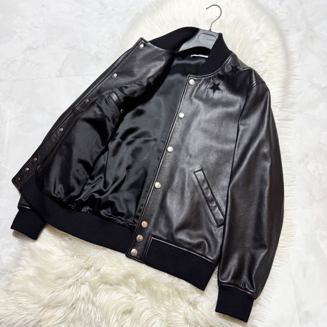 GIVENCHY - 本物 極美品 ジバンシー ラウンドスター レザー GIVENCHY - 本物 極美品 ジバンシー ラウンドスター レザー