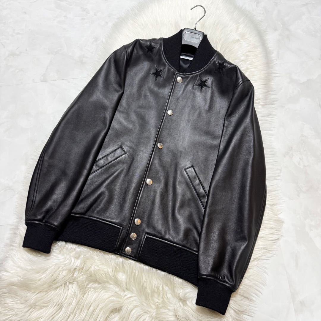 GIVENCHY - 本物 極美品 ジバンシー ラウンドスター レザー GIVENCHY - 本物 極美品 ジバンシー ラウンドスター レザー