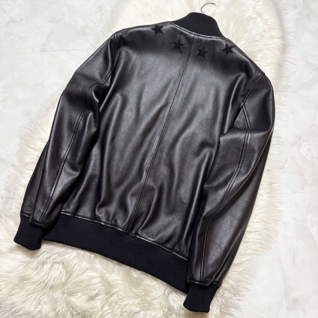 GIVENCHY - 本物 極美品 ジバンシー ラウンドスター レザー GIVENCHY - 本物 極美品 ジバンシー ラウンドスター レザー