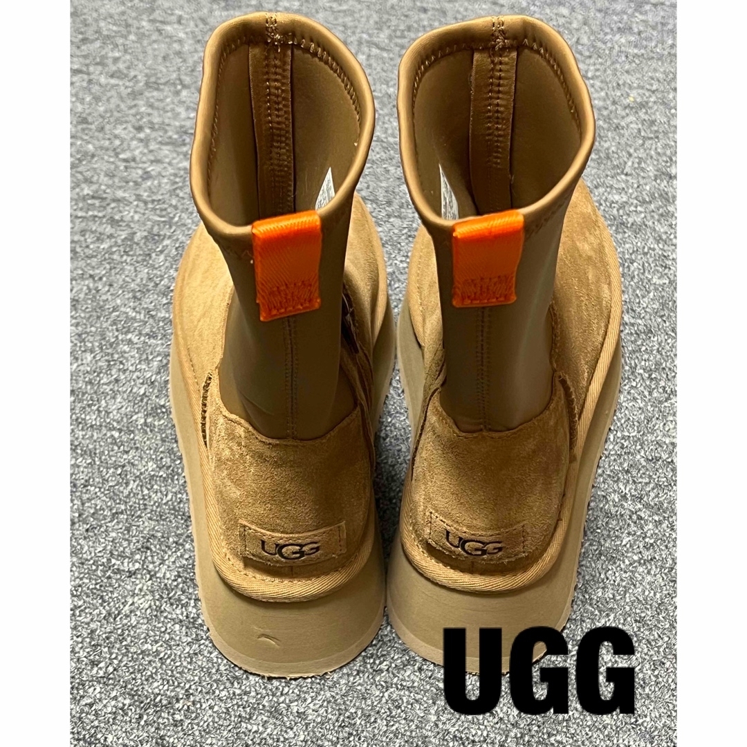 UGG クラシックディッパー ブーツ たやすく UGG クラシックディッパー ブーツ たやすく