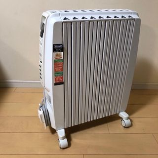 美品】デロンギ オイルヒーター 小型軽量モデル RHJ01A0505-DW 美品】デロンギ オイルヒーター 小型軽量モデル RHJ01A0505-DW