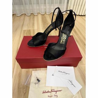 FERRAGAMO(サンダル)のフリマアイテム一覧 FERRAGAMO(サンダル)のフリマアイテム一覧