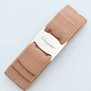 Salvatore Ferragamo(バレッタ/ヘアクリップ)のフリマアイテム一覧 Salvatore Ferragamo(バレッタ/ヘアクリップ)のフリマアイテム一覧