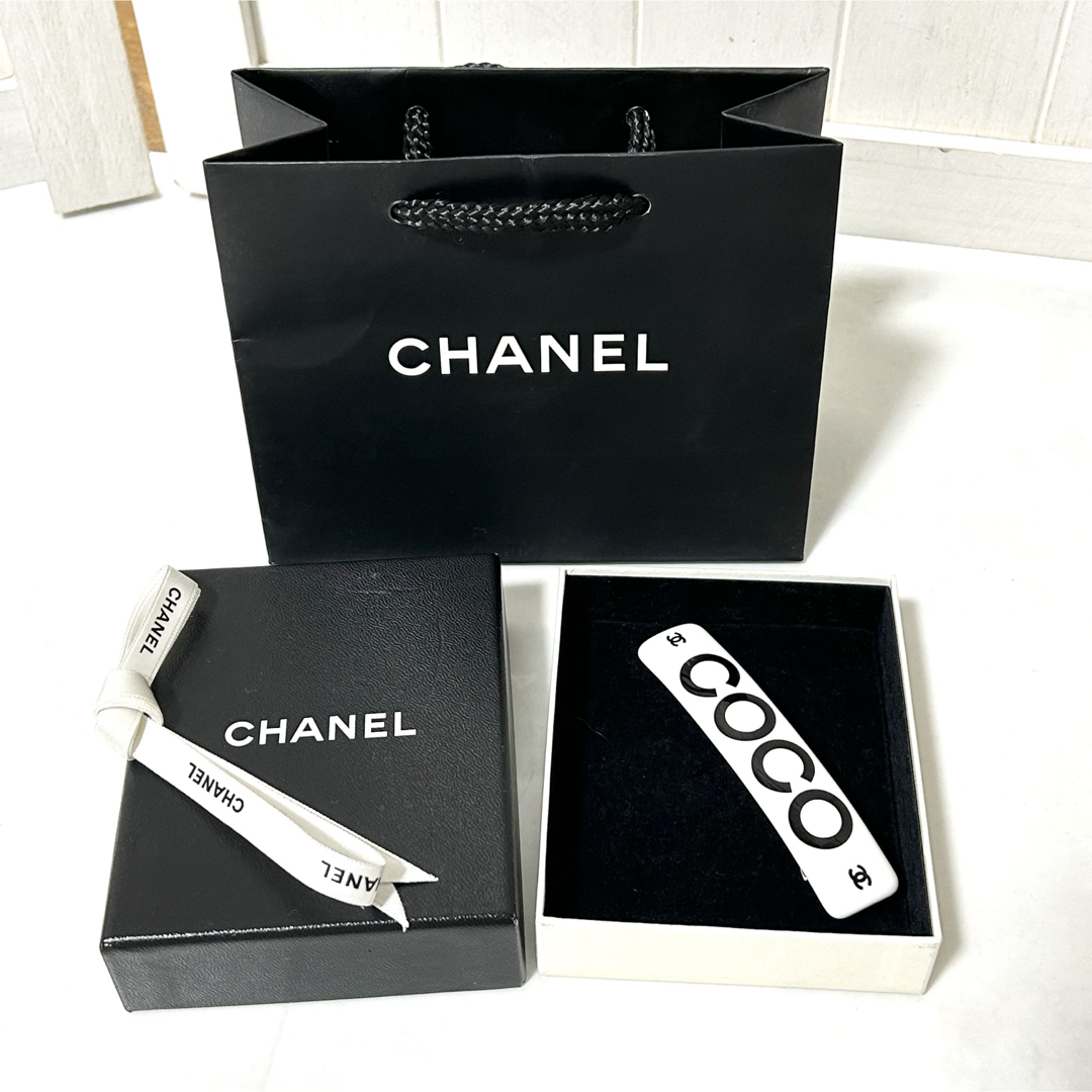 極美品 CHANEL シャネル COCO バレッタ ホワイト 01P 極美品 CHANEL シャネル COCO バレッタ ホワイト 01P