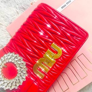 MIU MIU(バッグ ・ レッド/赤色系)のフリマアイテム一覧 MIU MIU(バッグ ・ レッド/赤色系)のフリマアイテム一覧
