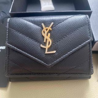 Yves Saint Laurent(折り財布)のフリマアイテム一覧 Yves Saint Laurent(折り財布)のフリマアイテム一覧