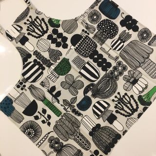 マリメッコ(marimekko)のmarimekko マリメッコ定番人気のエプロン プータルフリンパルハート(調理道具/製菓道具)