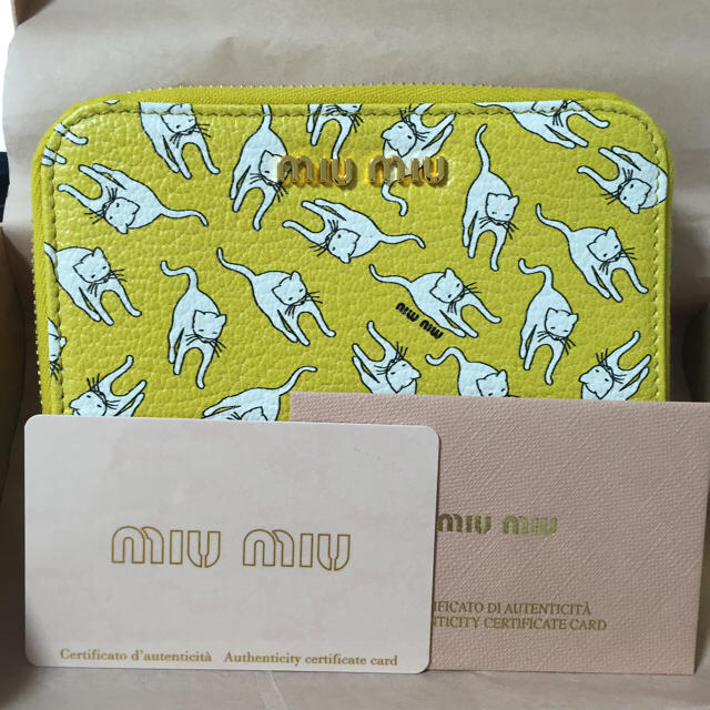 miumiu 猫プリント 折財布 大人の上質 - www.woodpreneurlife.com