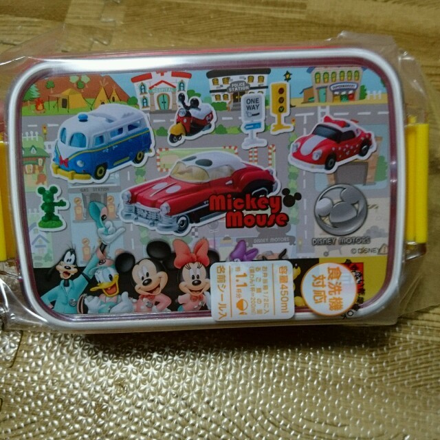 Disney(ディズニー)の新品 お弁当箱 ディズニーモータース インテリア/住まい/日用品のキッチン/食器(弁当用品)の商品写真