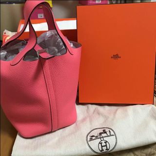 エルメス(Hermes)の本物、エルメス ピコタンロックPMサイズ ローズアザレ(ハンドバッグ)