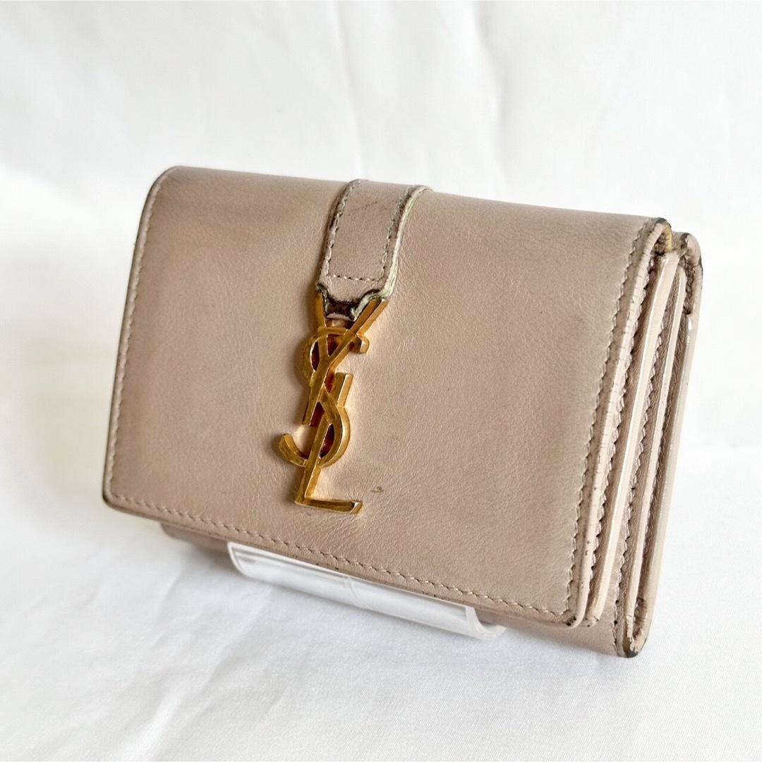 Yves Saint Laurent - 【人気】YSL ピンクベージュ 三つ折り財布 Yves Saint Laurent - 【人気】YSL ピンクベージュ 三つ折り財布