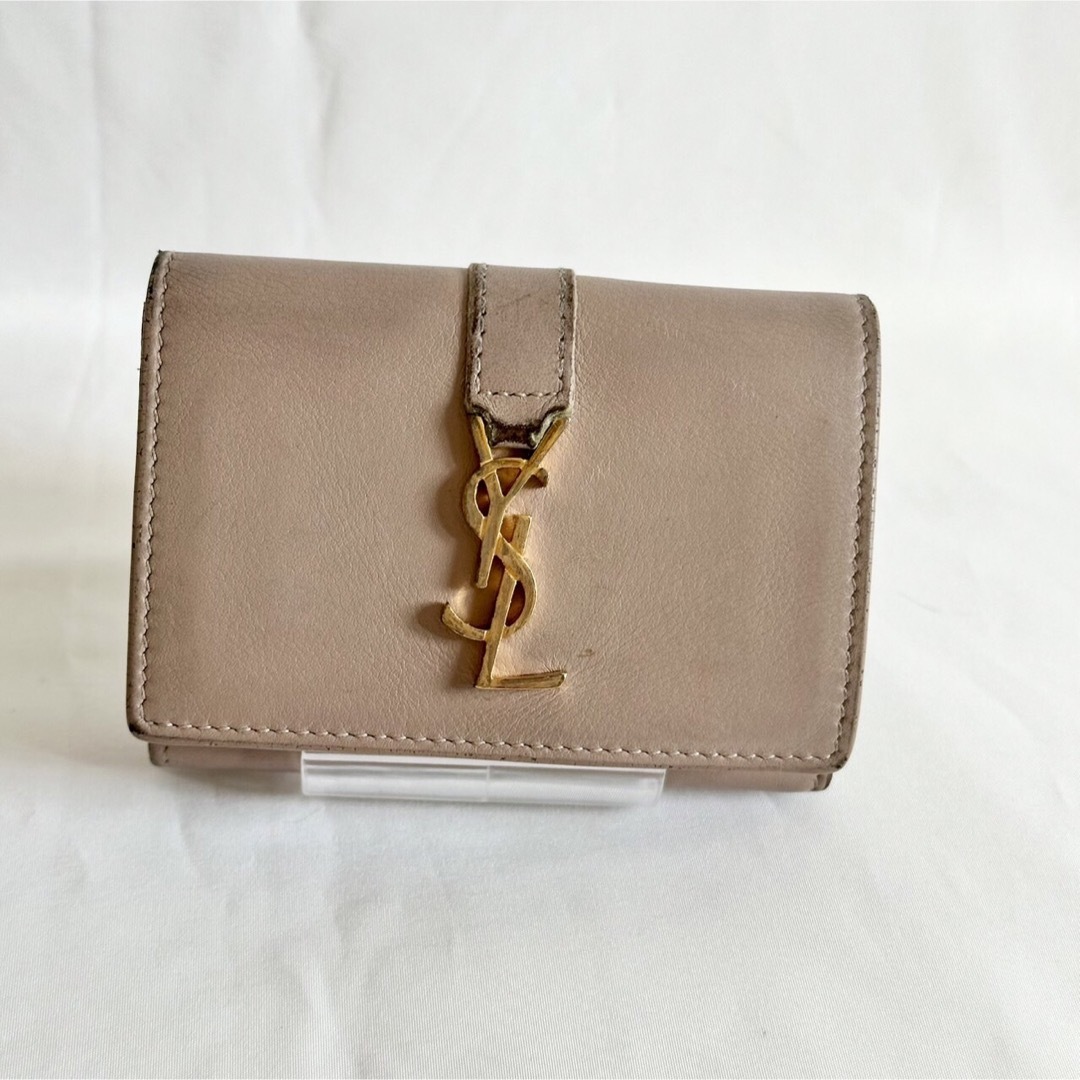 Yves Saint Laurent - 【人気】YSL ピンクベージュ 三つ折り財布 Yves Saint Laurent - 【人気】YSL ピンクベージュ 三つ折り財布