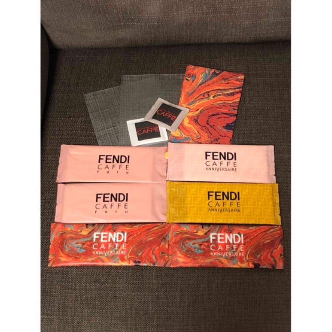 FENDI(フェンディ)のFENDI ARMANI カフェ 12点セット エンタメ/ホビーのコレクション(ノベルティグッズ)の商品写真