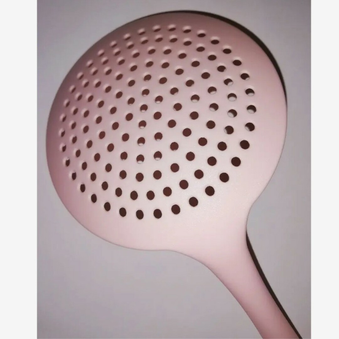 Cuisinart(クイジナート)のタグ付き未使用品　クイジナート　スキンマー　穴あきお玉　レードル　可愛い　ピンク インテリア/住まい/日用品のキッチン/食器(調理道具/製菓道具)の商品写真