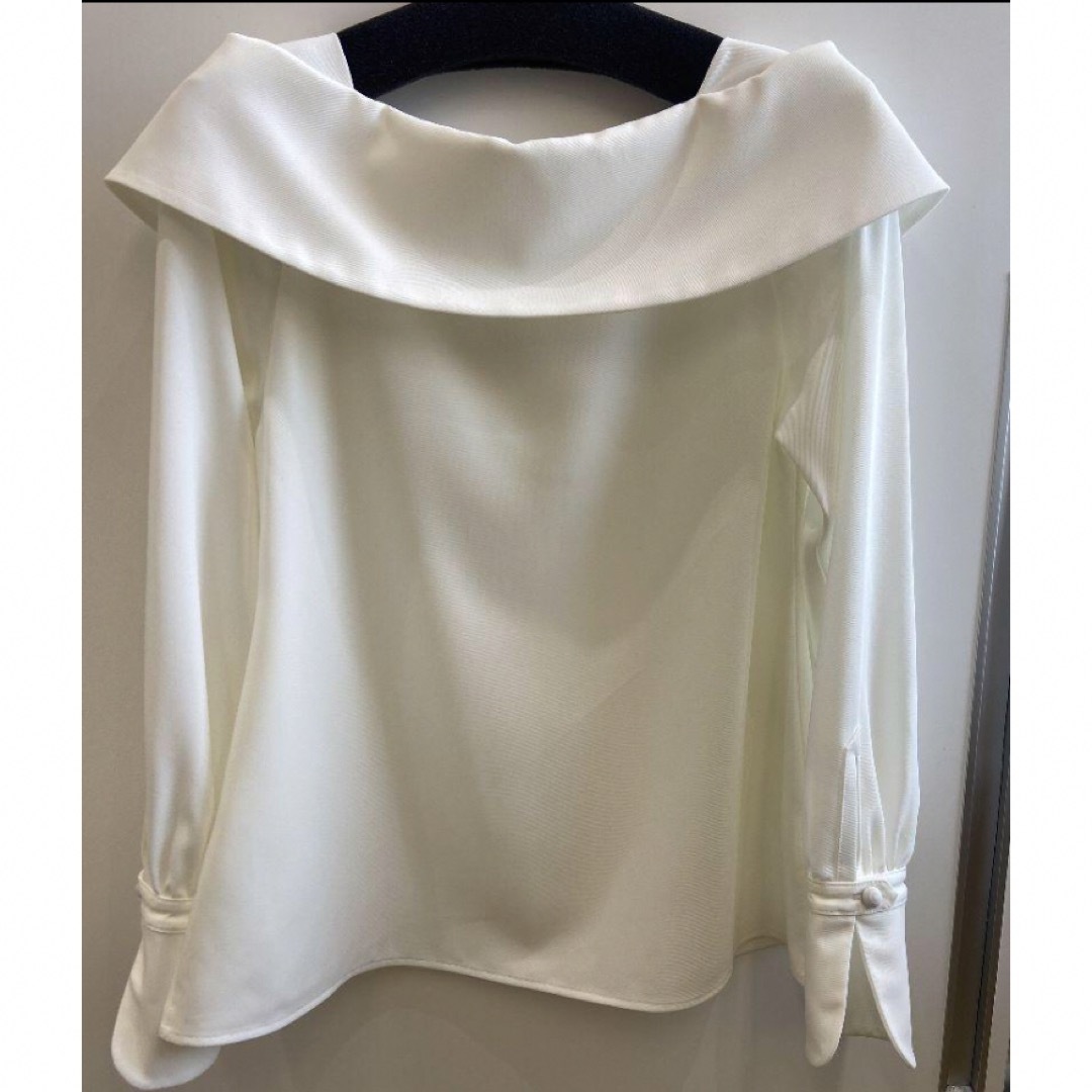 新品未使用♡オーロラブラウス♡ホワイト♡elu♡エル