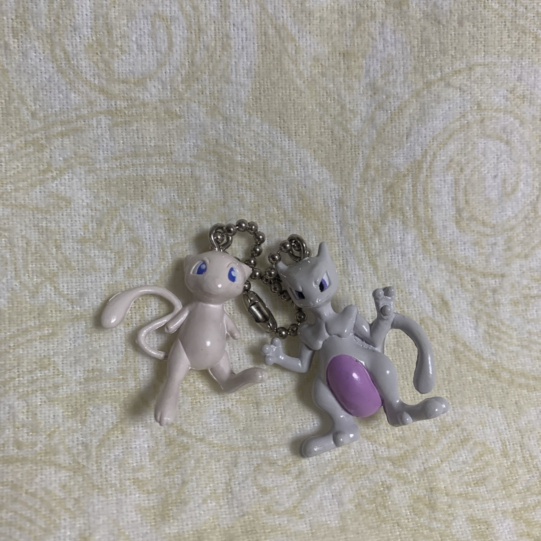 ポケモン フィギュア ミュウツー ミュウ セット ストラップ ダブル エンタメ/ホビーのおもちゃ/ぬいぐるみ(キャラクターグッズ)の商品写真