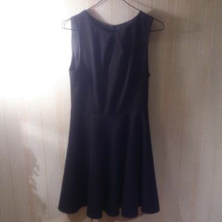 ザラ(ZARA)のZARA黒ワンピース👗✨(ひざ丈ワンピース)