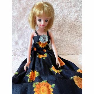 リカちゃん人形/ひまわり柄の黒ドレスのドールレトロ(その他)