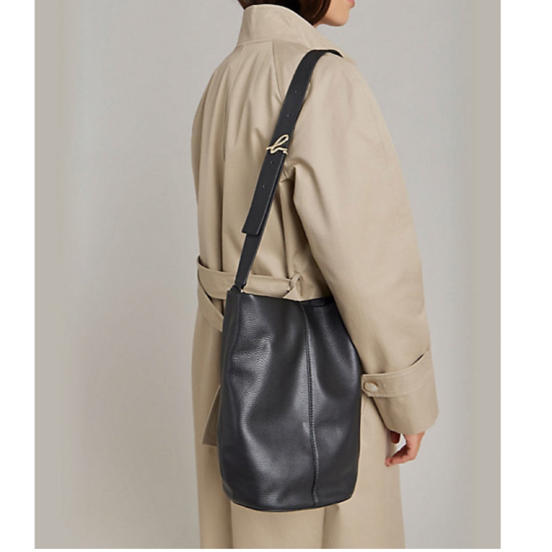 agnes b.】レザーショルダーバッグ agnes b.】レザーショルダーバッグ