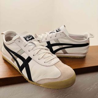 Onitsuka Tiger(シルバー/銀色系)のフリマアイテム一覧 Onitsuka Tiger(シルバー/銀色系)のフリマアイテム一覧