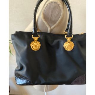 Gianni Versace(ハンドバッグ)のフリマアイテム一覧 Gianni Versace(ハンドバッグ)のフリマアイテム一覧
