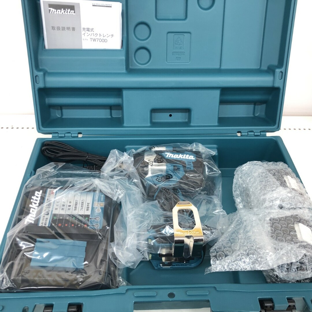 Makita - ДД【未使用】MAKITA マキタ インパクトレンチ インパクトレンチ 未使用品(S) 充電器・充電池2個・ケース付 コードレス式 18v TW700D ブルー
