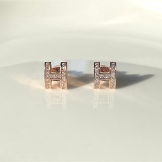 H型ピアス(ピアス)