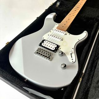 YAMAHA SE203 ホワイト エレキギター 器用 YAMAHA SE203 ホワイト エレキギター 器用