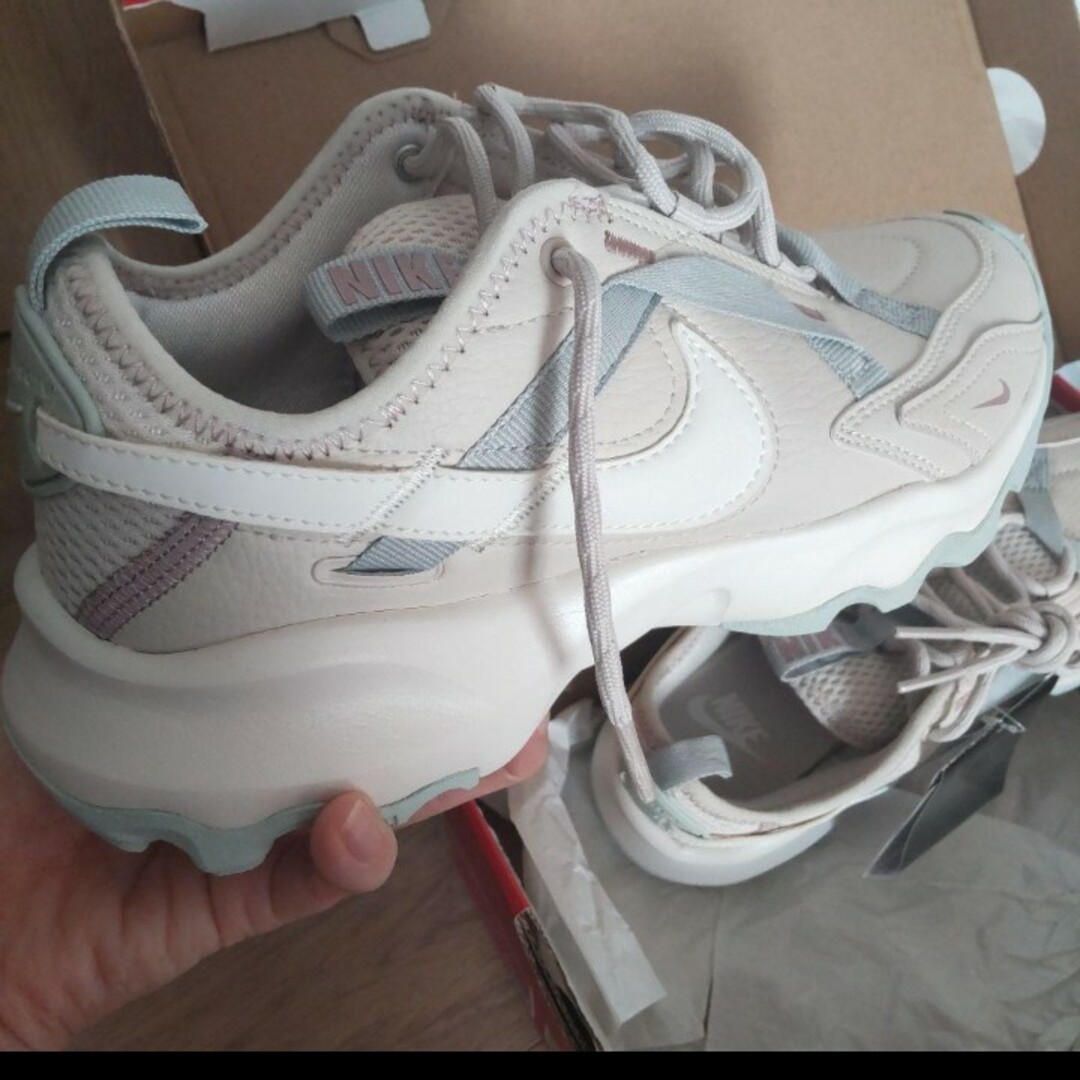 値下げ 新品未使用 NIKE W TC 7900 スニーカー 値下げ 新品未使用 NIKE W TC 7900 スニーカー