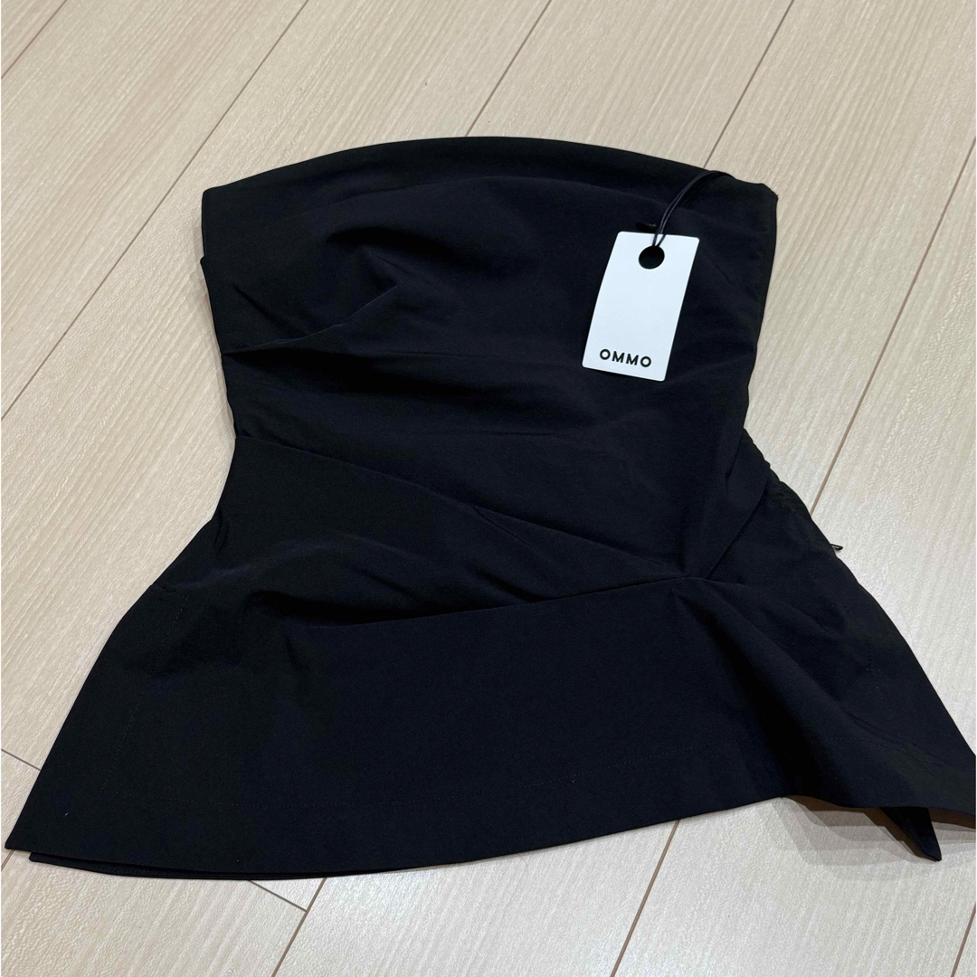 OMMO タックフレアベアトップ トップス OMMO タックフレアベアトップ トップス