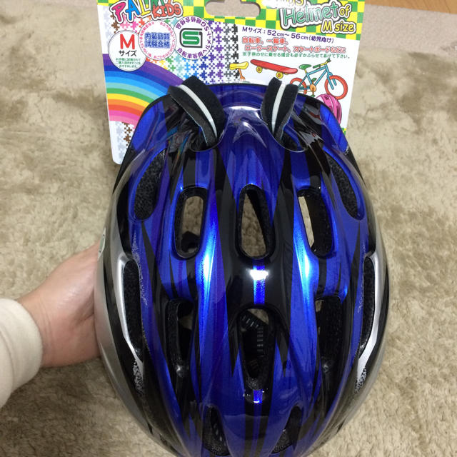 新品未使用 子ども用ヘルメット 自転車 52cm〜56cm キッズ/ベビー/マタニティの外出/移動用品(自転車)の商品写真