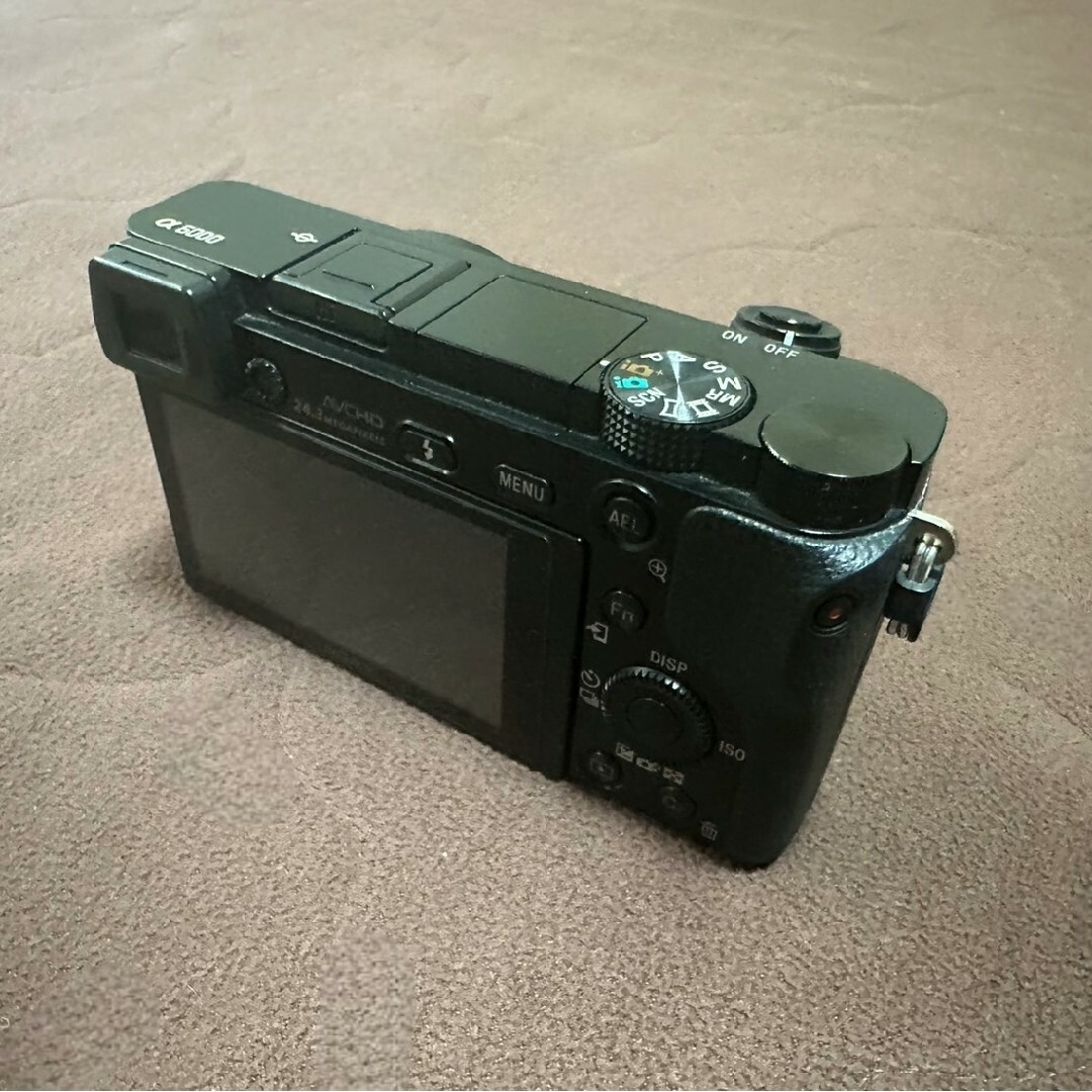 SONY α6000 ミラーレス一眼 E 16-50mmレンズ付き SONY α6000 ミラーレス一眼 E 16-50mmレンズ付き