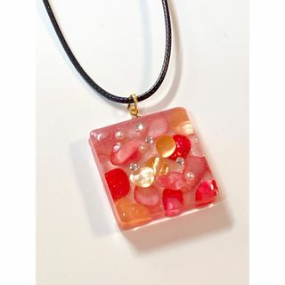 ペンダント　オリジナル　ハンドメイド　さざれ石　レジン　可愛い(ネックレス)
